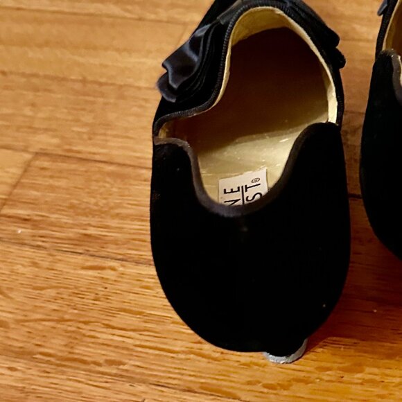 Nine West Black Velvet Heels w/ a bow size 10M - Picture 3 of 10
